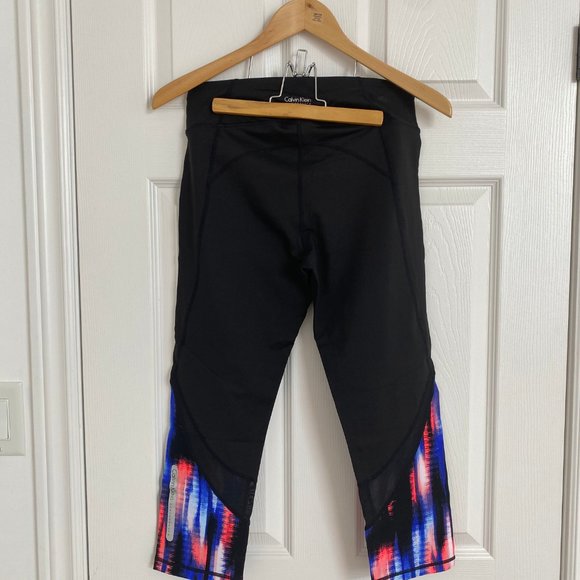 High Performance Calvin Klein Leggings ¾ Length - Picture 3 of 8